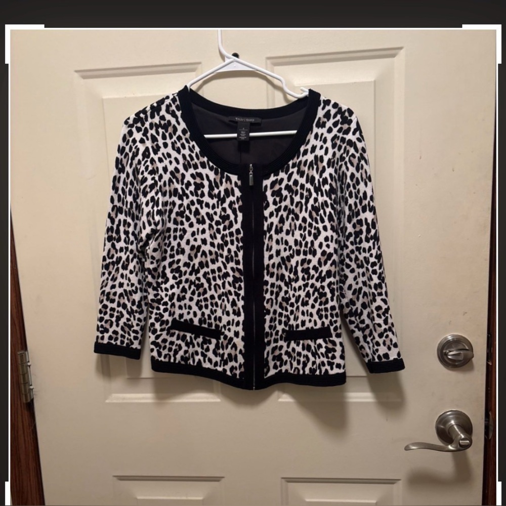 White House Black Market Black and White Patterned sweater